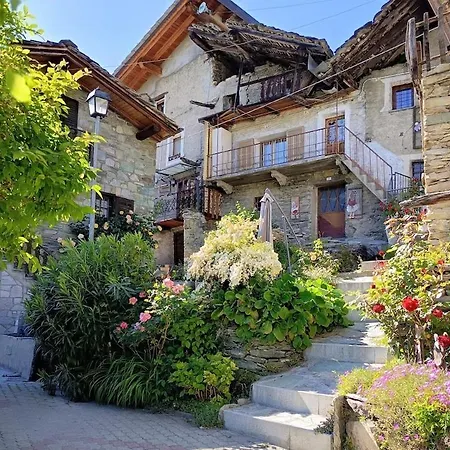 別荘 Hameau Gubioche, Lo Mecio Nou *